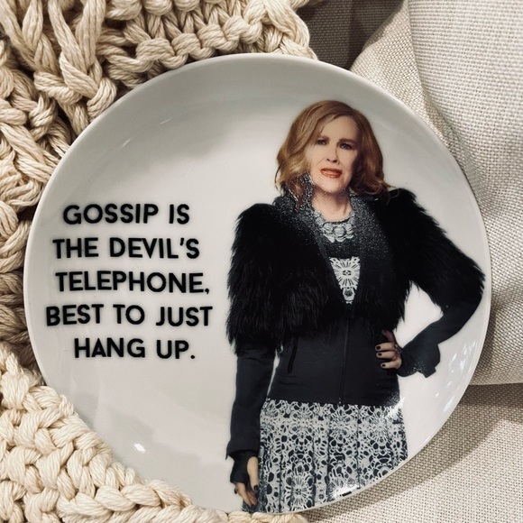 NEW Schitt’s Creek TV Show Collectible Ceramic Plates Unique Fun Holiday Gift - Picture 7 of 10